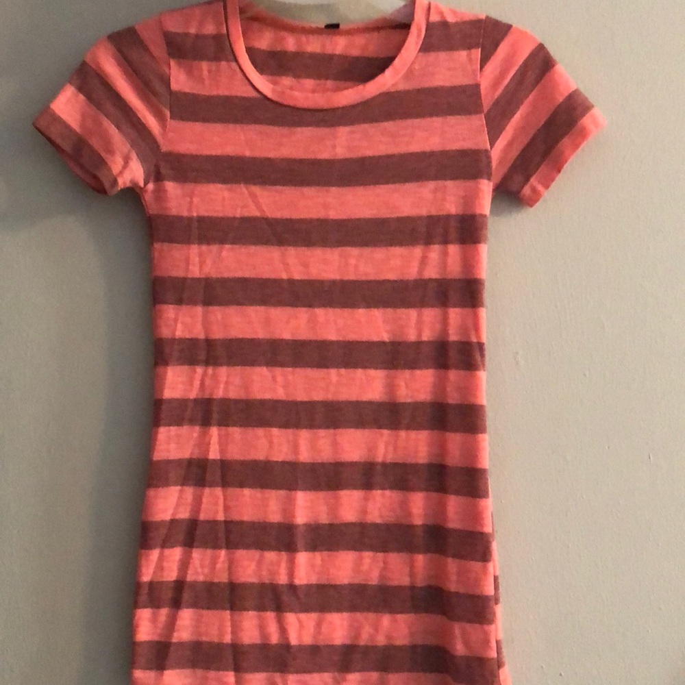Neon peach and gray striped Buckle tee